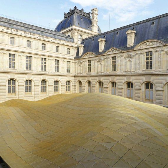 Das prächtige wellenförmige Glasdach der Département des Arts de l'Islam - © Musée du Louvre